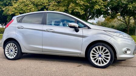 FORD FIESTA 1.4 Titanium 